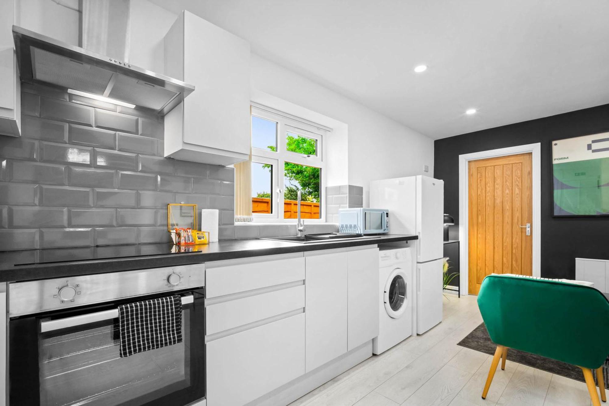 Luxury 3 Bedroom Apartment - Terrace - Near City Centre - Wifi - Smart Tv 1Mr 伯明翰 外观 照片